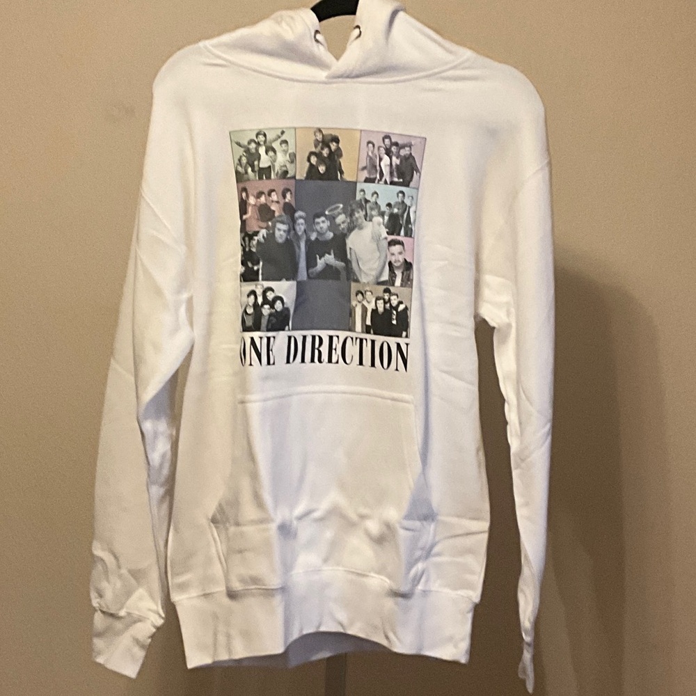 1D Graphic White Sweater